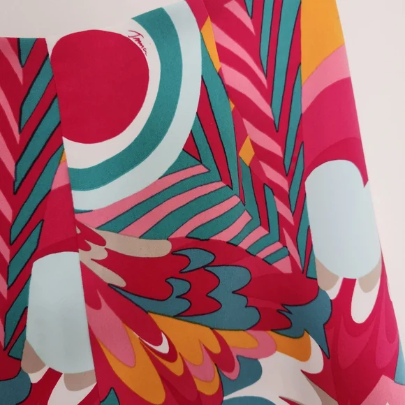 Trina Turk Shorts - Picture 4 of 5